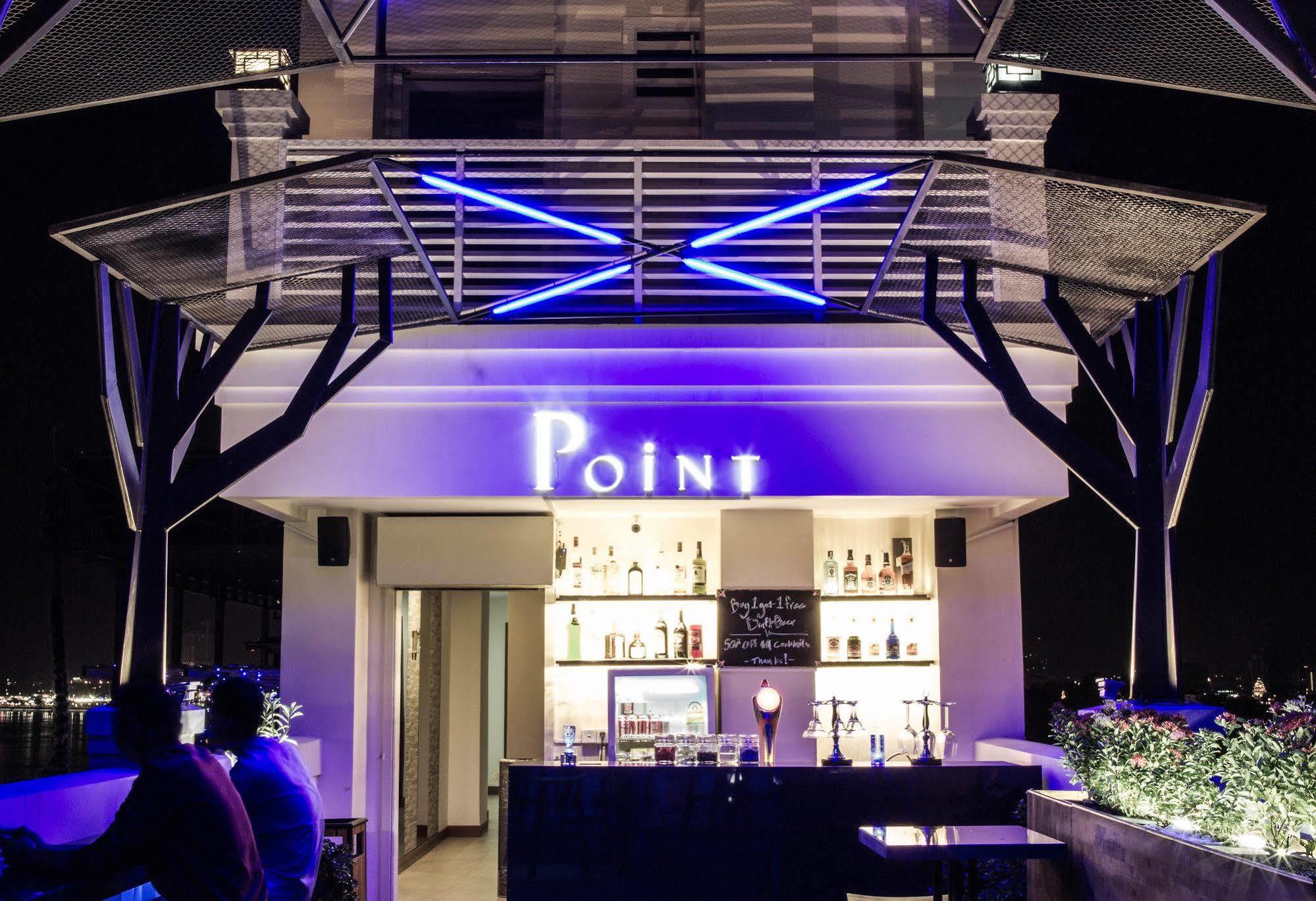 Point Boutique Hotel Пномпень Экстерьер фото